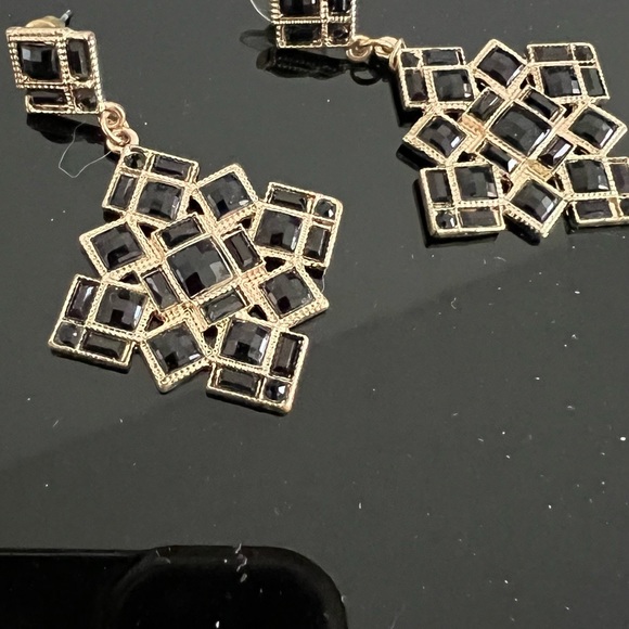 Vintage black and gold earrings - Picture 2 of 2